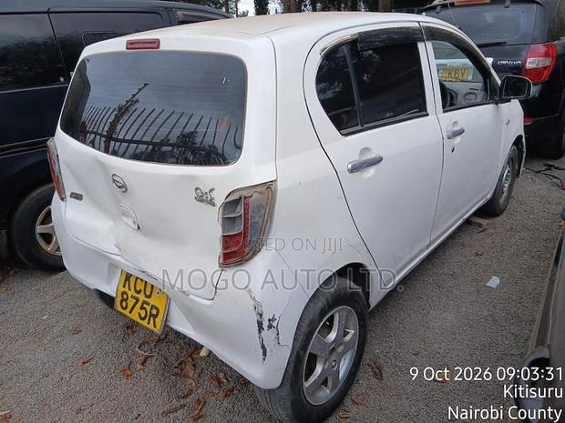 Daihatsu Mira 2012 White