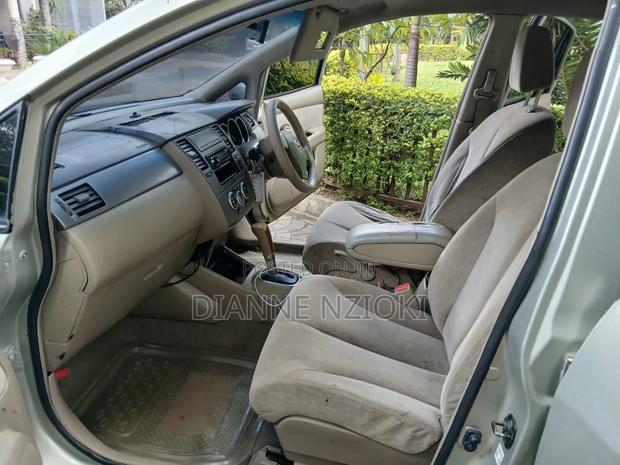 Nissan Tiida 2006 Gold