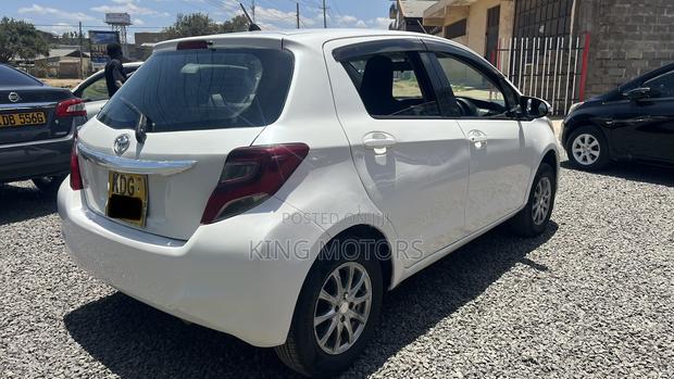 Toyota Vitz 1.3 AWD 5dr 2015 White