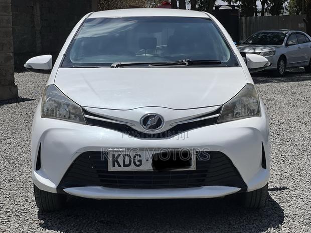Toyota Vitz 1.3 AWD 5dr 2015 White