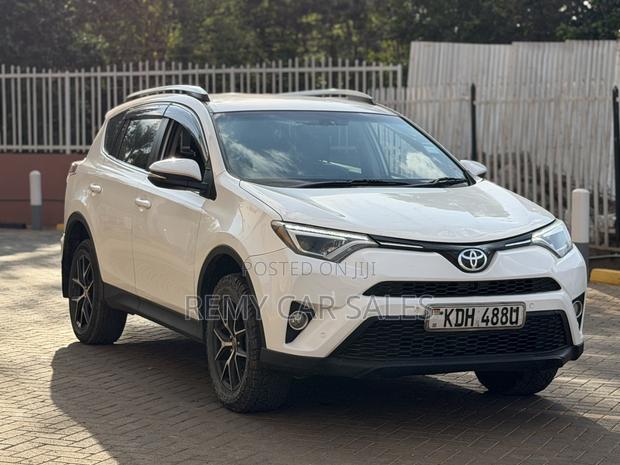 Toyota RAV4 2015 White