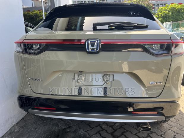 Honda Vezel 2024 Gold