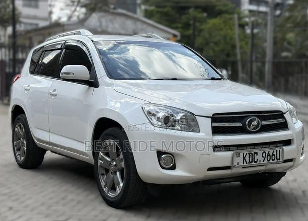Toyota RAV4 2014 White
