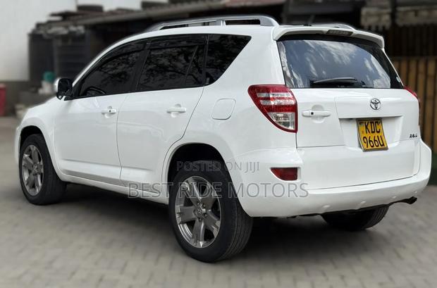 Toyota RAV4 2014 White