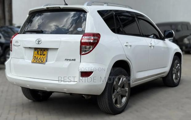 Toyota RAV4 2014 White