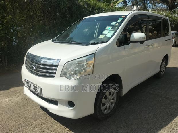 Toyota Noah 2011 White