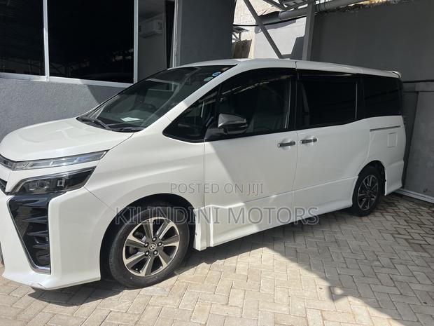 Toyota Voxy 2019 White