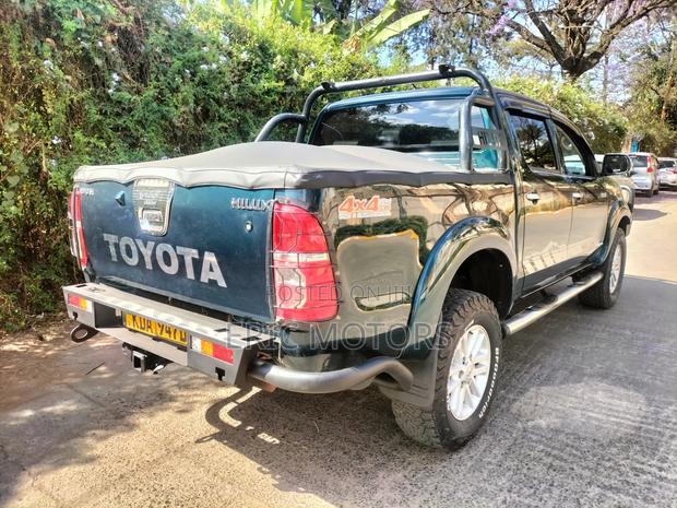 Toyota Hilux 2014 Green