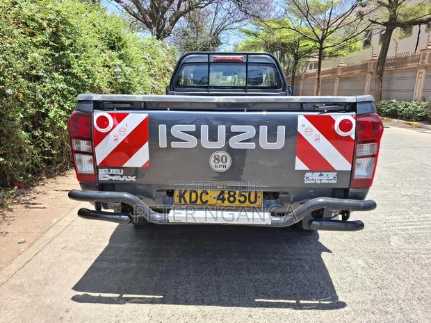 Isuzu D-MAX 2021 Gray