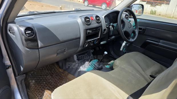 Isuzu D-MAX 2012 Beige
