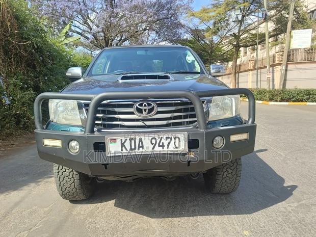 Toyota Hilux 2014 Green