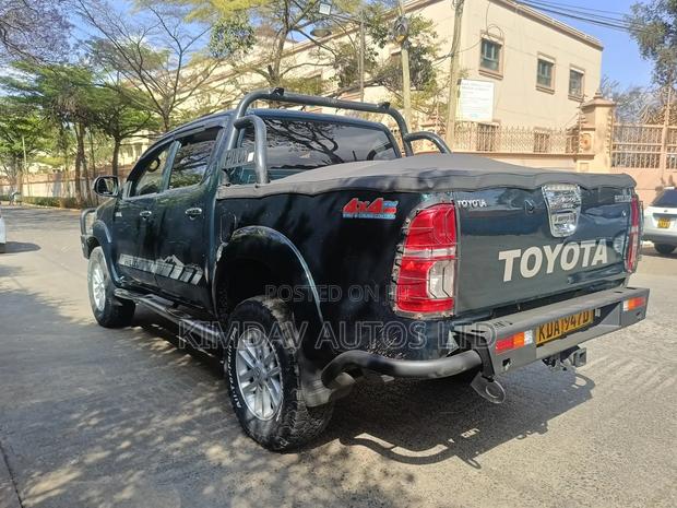 Toyota Hilux 2014 Green