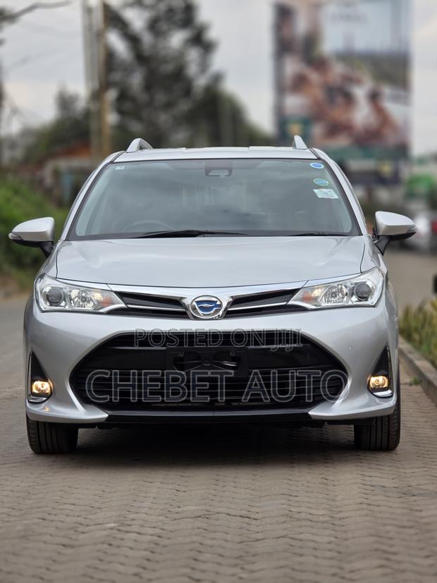 Toyota Corolla Fielder 2019 Silver