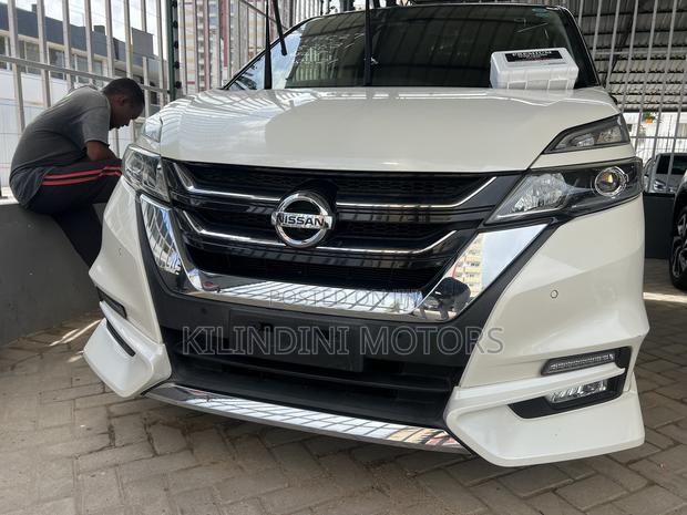 Nissan Serena 2019 White