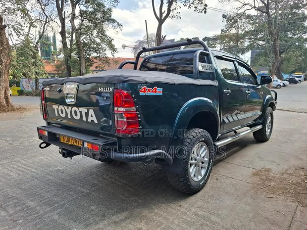 Toyota Hilux 3.0 D-4D 4x4 2014 Green