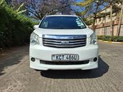 Toyota Noah 2011 White for sale