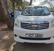 Toyota Noah 2011 White for sale