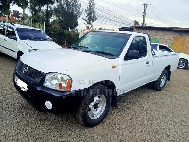 Nissan Hardbody 2003 White