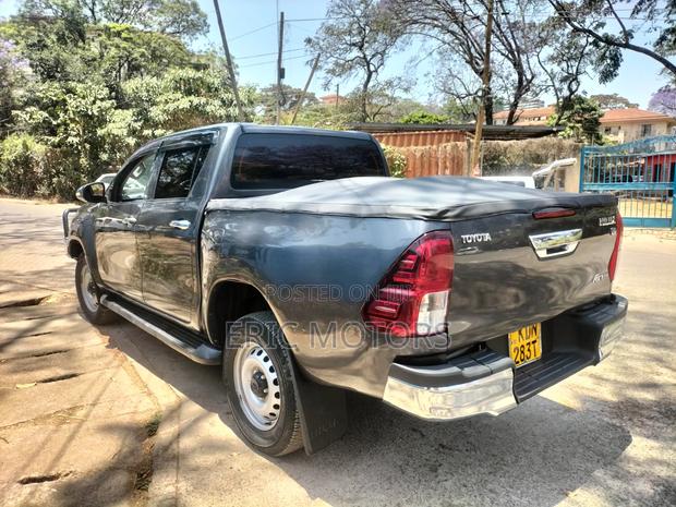 Toyota Hilux 2017 Black