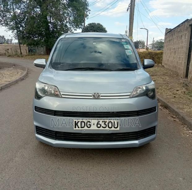 Toyota Spade 2015 Blue
