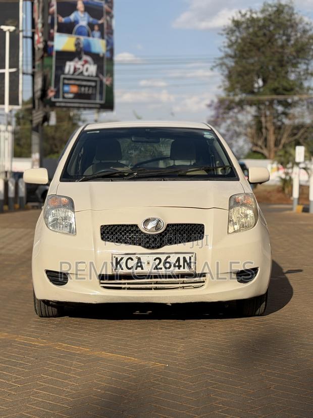 Toyota Vitz 2007 White