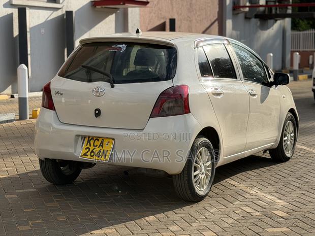 Toyota Vitz 2007 White