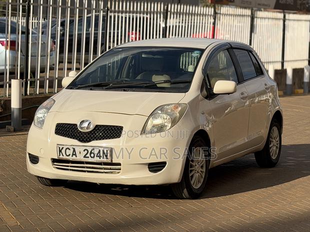 Toyota Vitz 2007 White