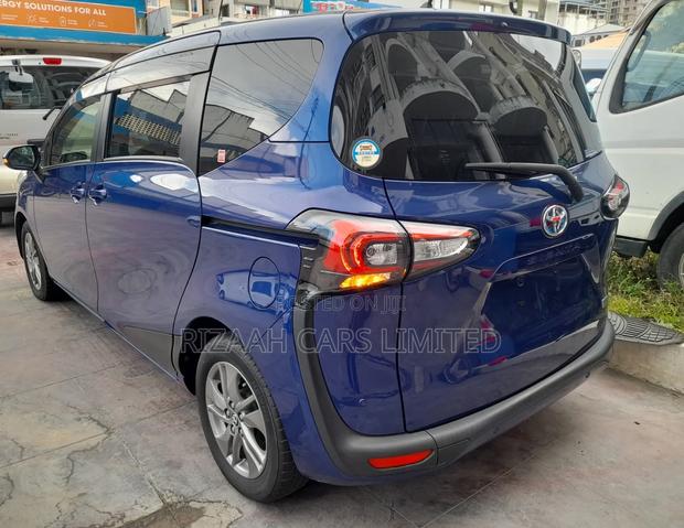 Toyota Sienta 2021 Blue