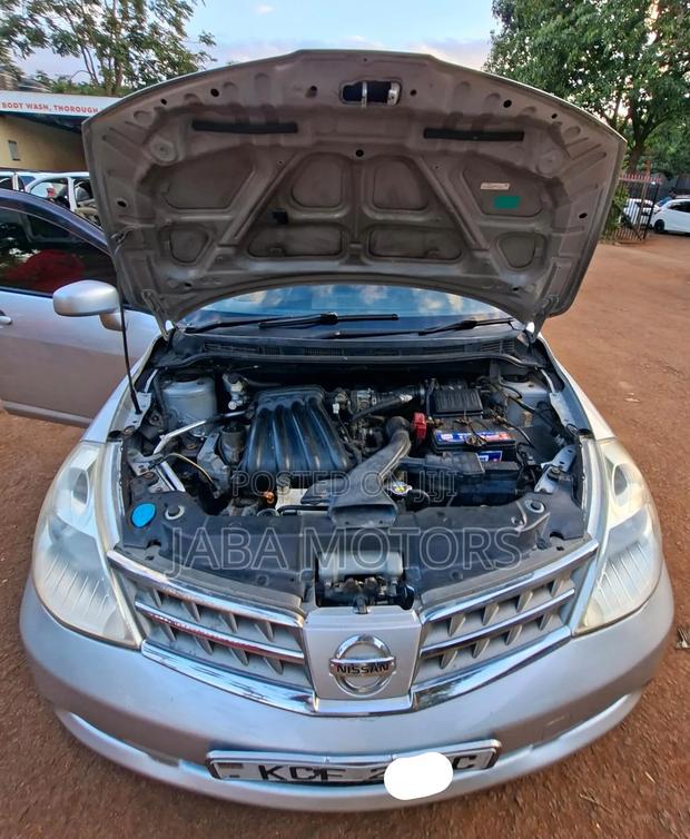 Nissan Tiida 2008 Silver