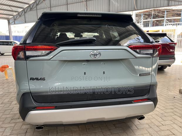 Toyota RAV4 2020 Green