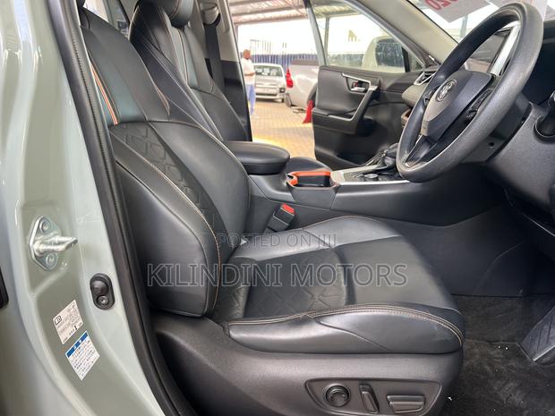 Toyota RAV4 2020 Green