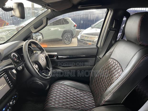 Toyota Hilux 2019 Silver