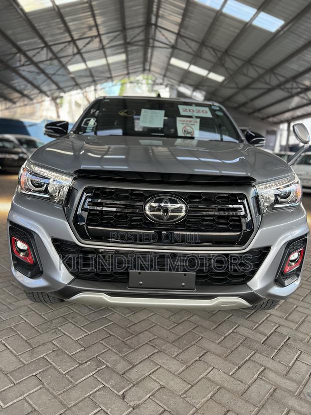 Toyota Hilux 2019 Silver