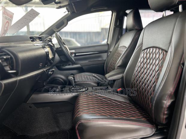 Toyota Hilux 2019 Silver