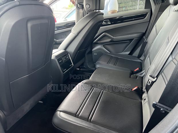 Porsche Cayenne 2020 White