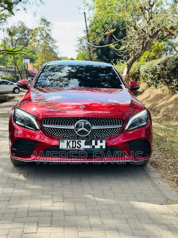 Mercedes-Benz C200 2019 Maroon