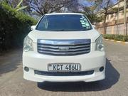 Toyota Noah 2.0 143hp FWD (8 Seater) 2012 White for sale