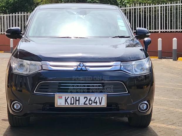 Mitsubishi Outlander 2015 Black