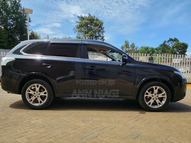 Mitsubishi Outlander 2015 Black