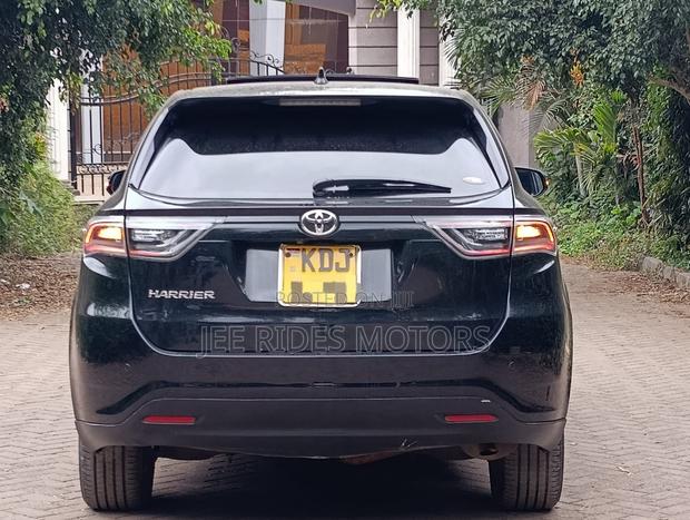Toyota Harrier 2.0 2016 Black