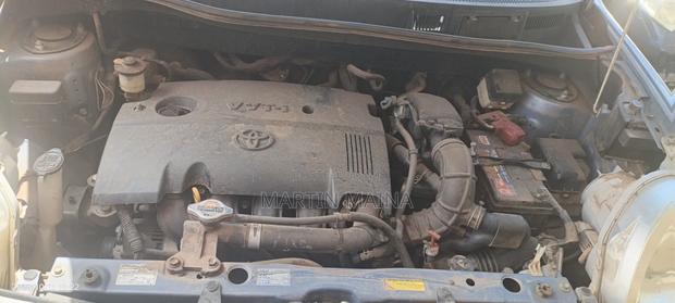 Toyota Sienta 1.5 FWD (6-seater) 2015 Blue