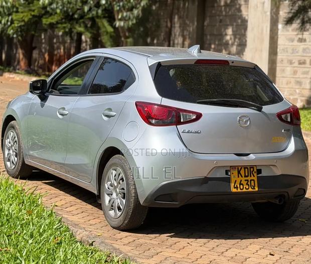 Mazda Demio 2018 Silver