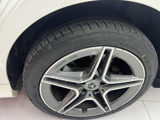 Mercedes-Benz C200 2019 Silver