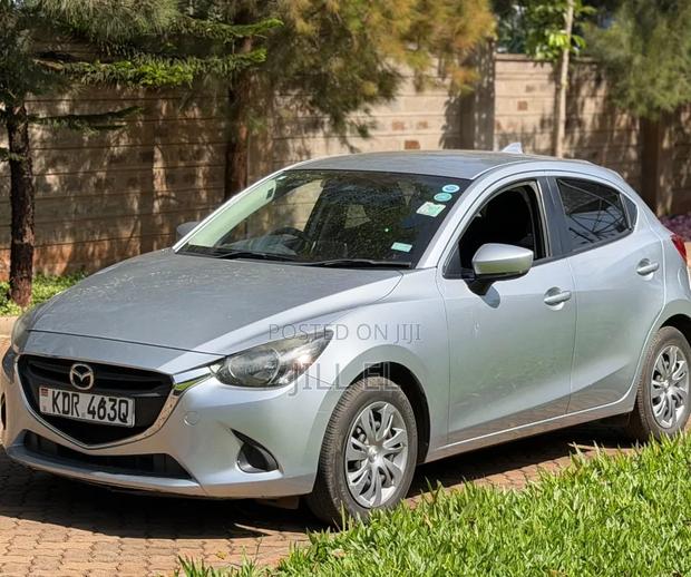 Mazda Demio 2018 Silver