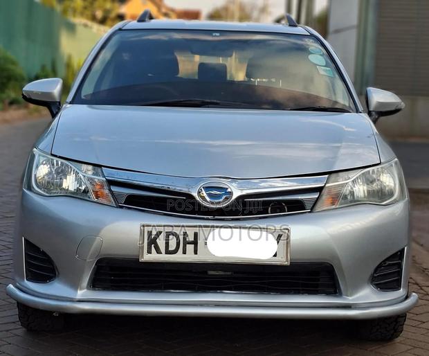 Toyota Corolla Fielder 2015 Silver