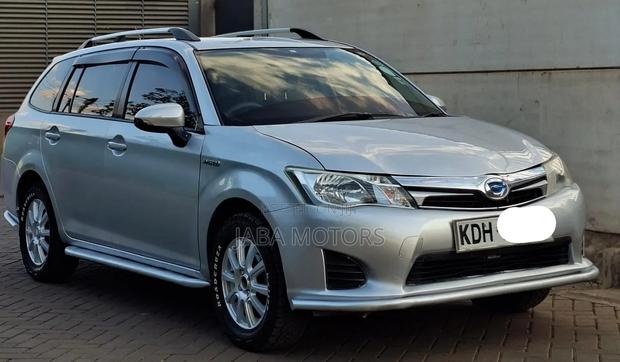 Toyota Corolla Fielder 2015 Silver