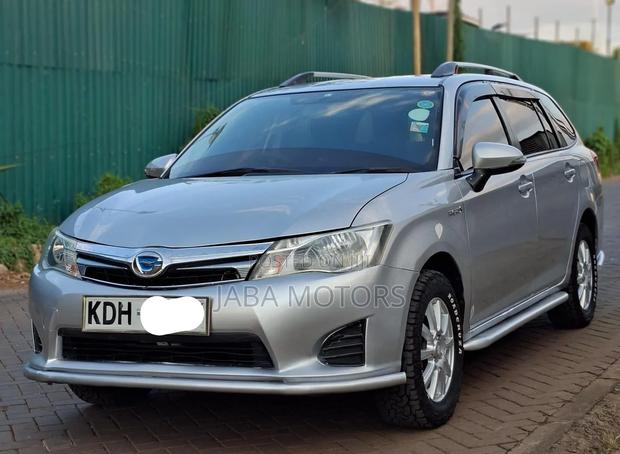 Toyota Corolla Fielder 2015 Silver