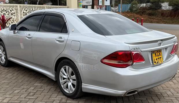 Toyota Crown 2012 Silver