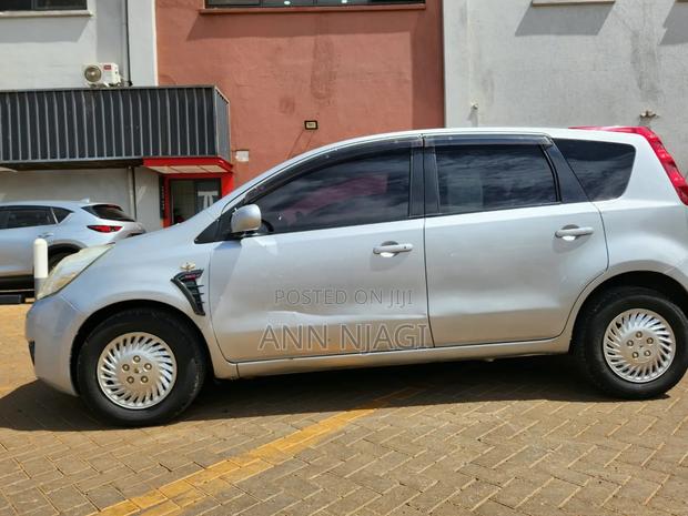 Nissan Note 2011 Silver