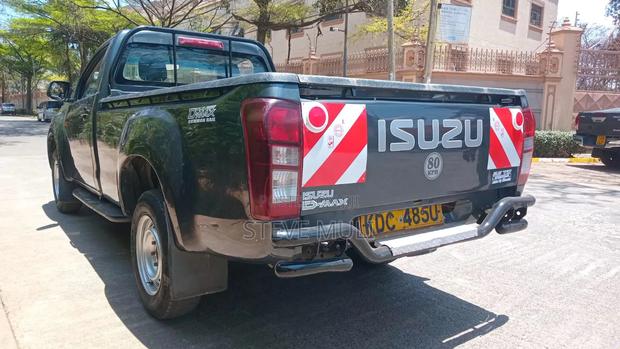 Isuzu D-MAX 2021 Gray